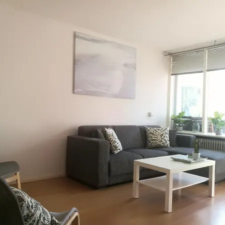 شقة Aan Zee